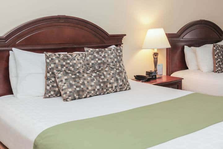 Room 2 of 35