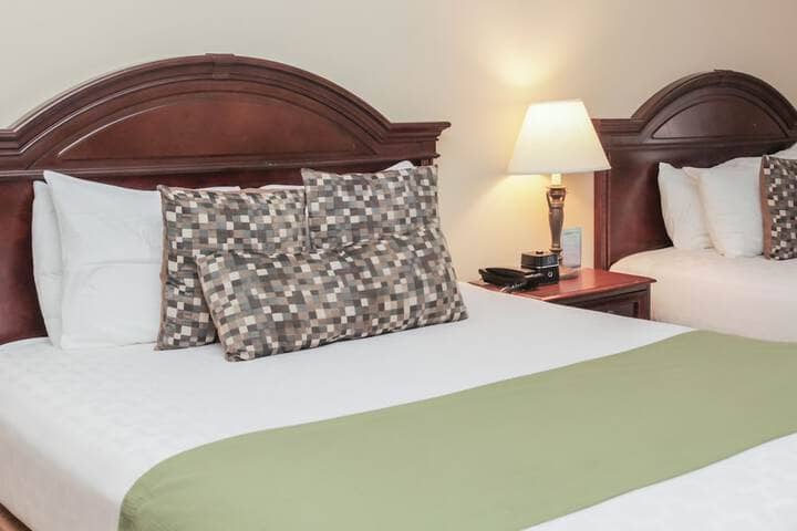 Room 2 of 35